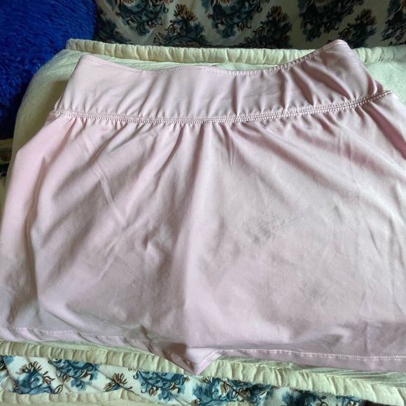 Prince Woman’s Tennis Skort in SZ XS in gently used condition - Picture 3 of 6